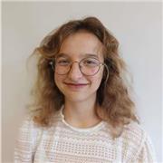 Enfant ou adolescent de 7 a 18 ans ou plus sans soucis